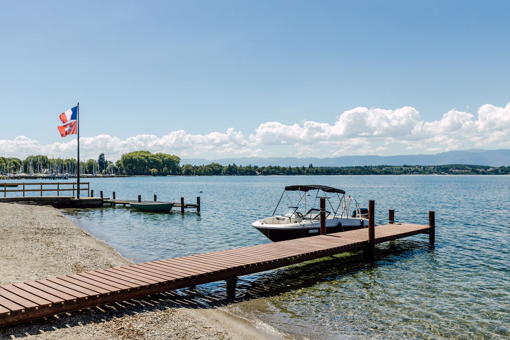 Restaurant avec ponton privé sur le lac Léman
