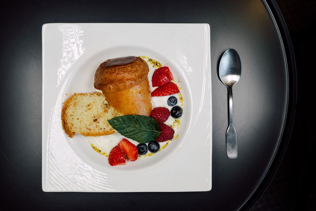 Restaurant et dessert au bord de l'eau