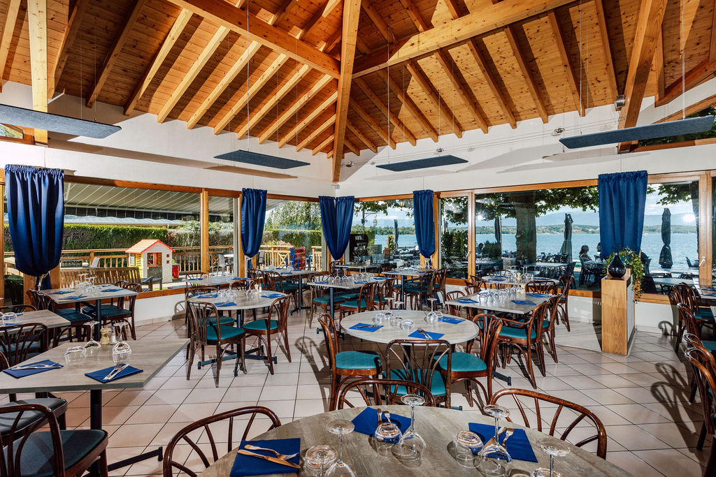 Restaurant au bord du lac Léman